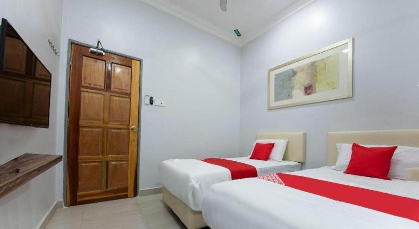 Oyo 90234 Sungai Rengit City Resort 2 Kampung Sungai Rengit Exterior foto