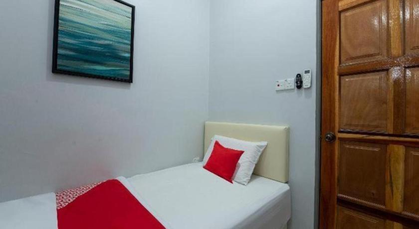 Oyo 90234 Sungai Rengit City Resort 2 Kampung Sungai Rengit Exterior foto
